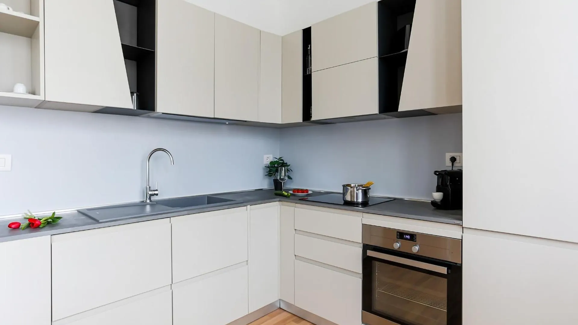 The Best Rent - Bright One-Bedroom Apartment In Corso Vittorio Emanuele II Milano 0*,