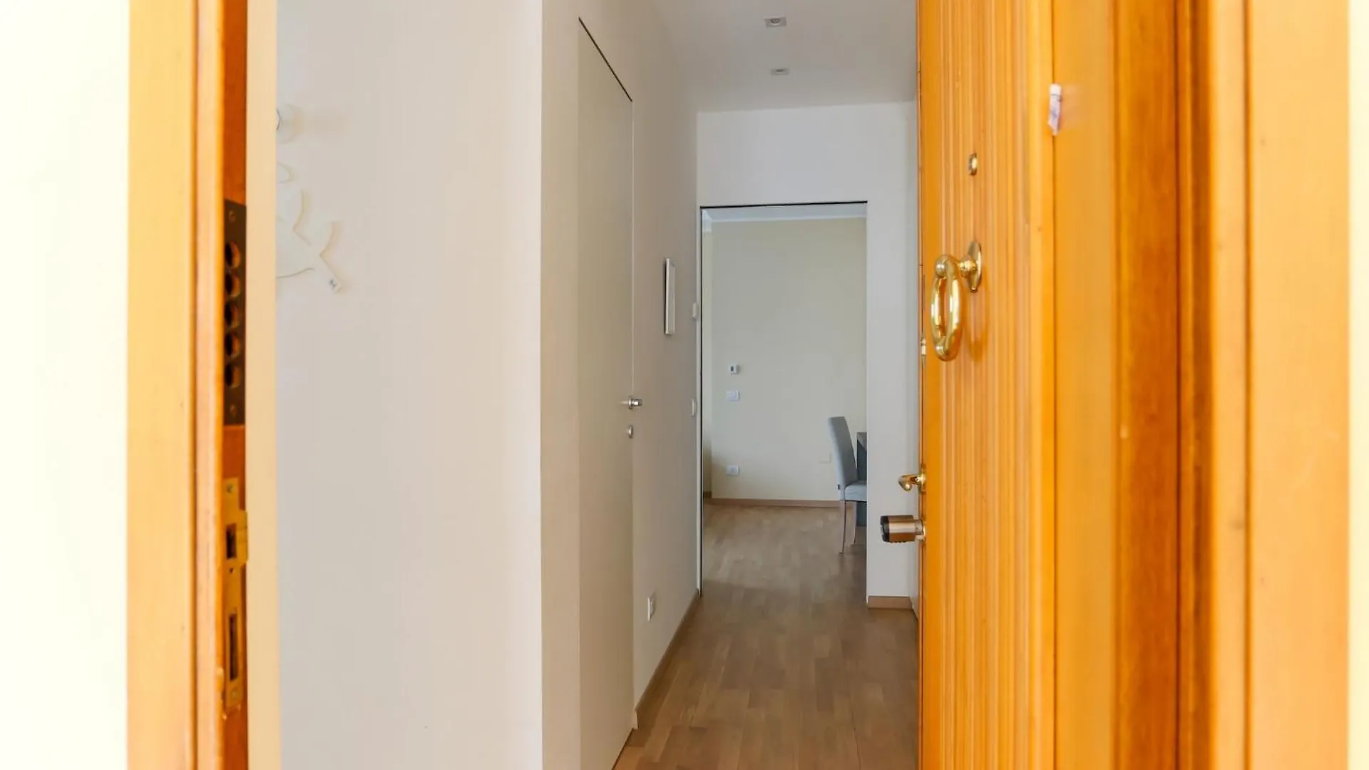 The Best Rent - Bright One-Bedroom Apartment In Corso Vittorio Emanuele II Milano