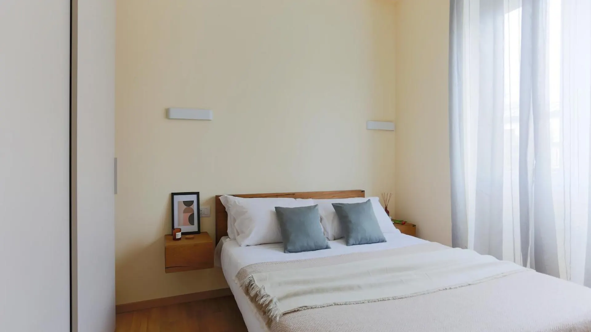 The Best Rent - Bright One-Bedroom Apartment In Corso Vittorio Emanuele II Milán